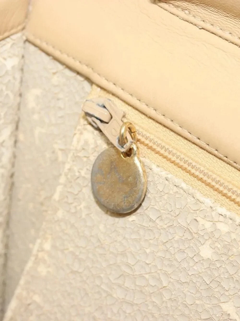 CHANEL Matelasse 25 Chain Shoulder Bag Lamb Skin Beige Gold CC Auth 182740